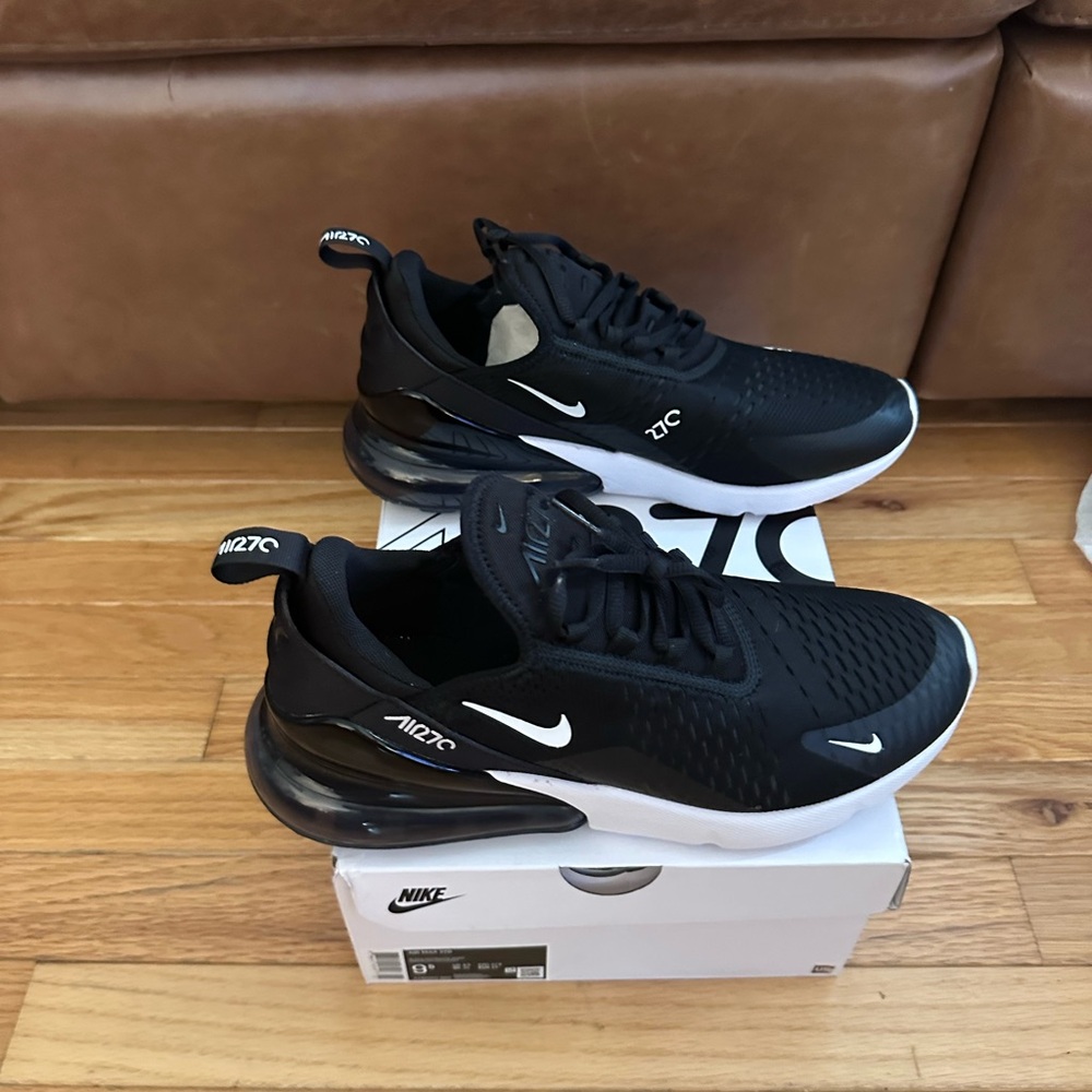 Nike Air Max 270 9.5